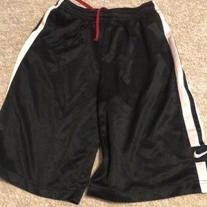 Black nike basketball shorts youth large